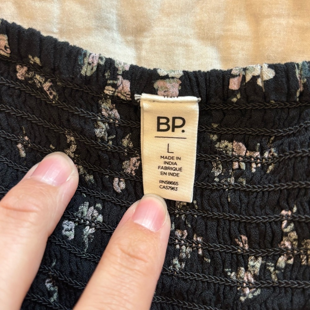 BP Black and White Floral Smocked LS Crop - Picture 5 of 6